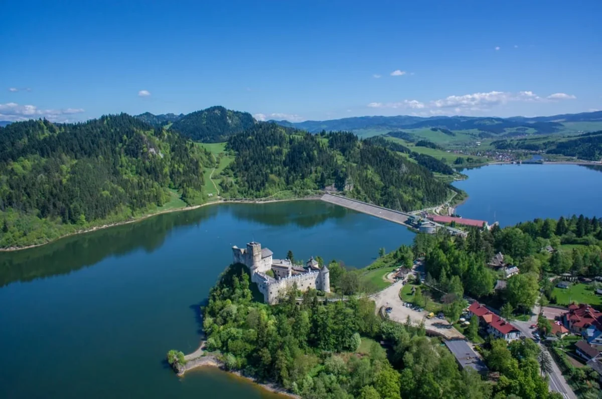 Zapora w Niedzicy – połączenie inżynierii z naturą